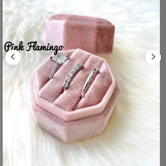 Round Octagon Velvet ring Box 3 slots - Picture 5 of 5